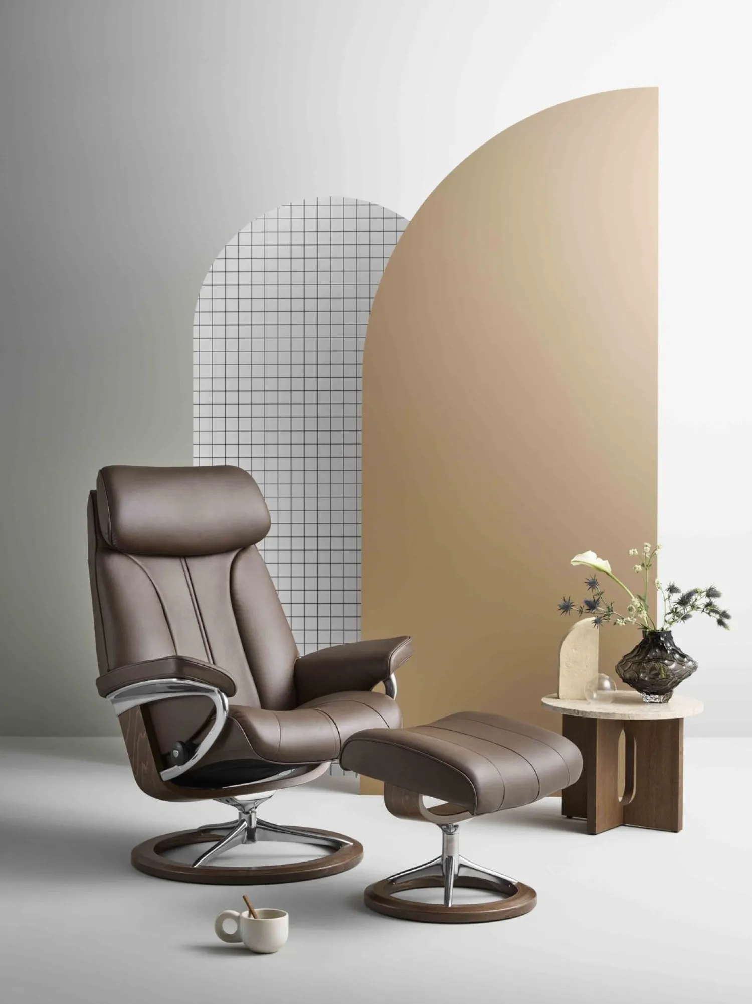 Leren Fauteuils|Draaifauteuils-Stressless Paul Relaxfauteuil + Hocker Chocolate