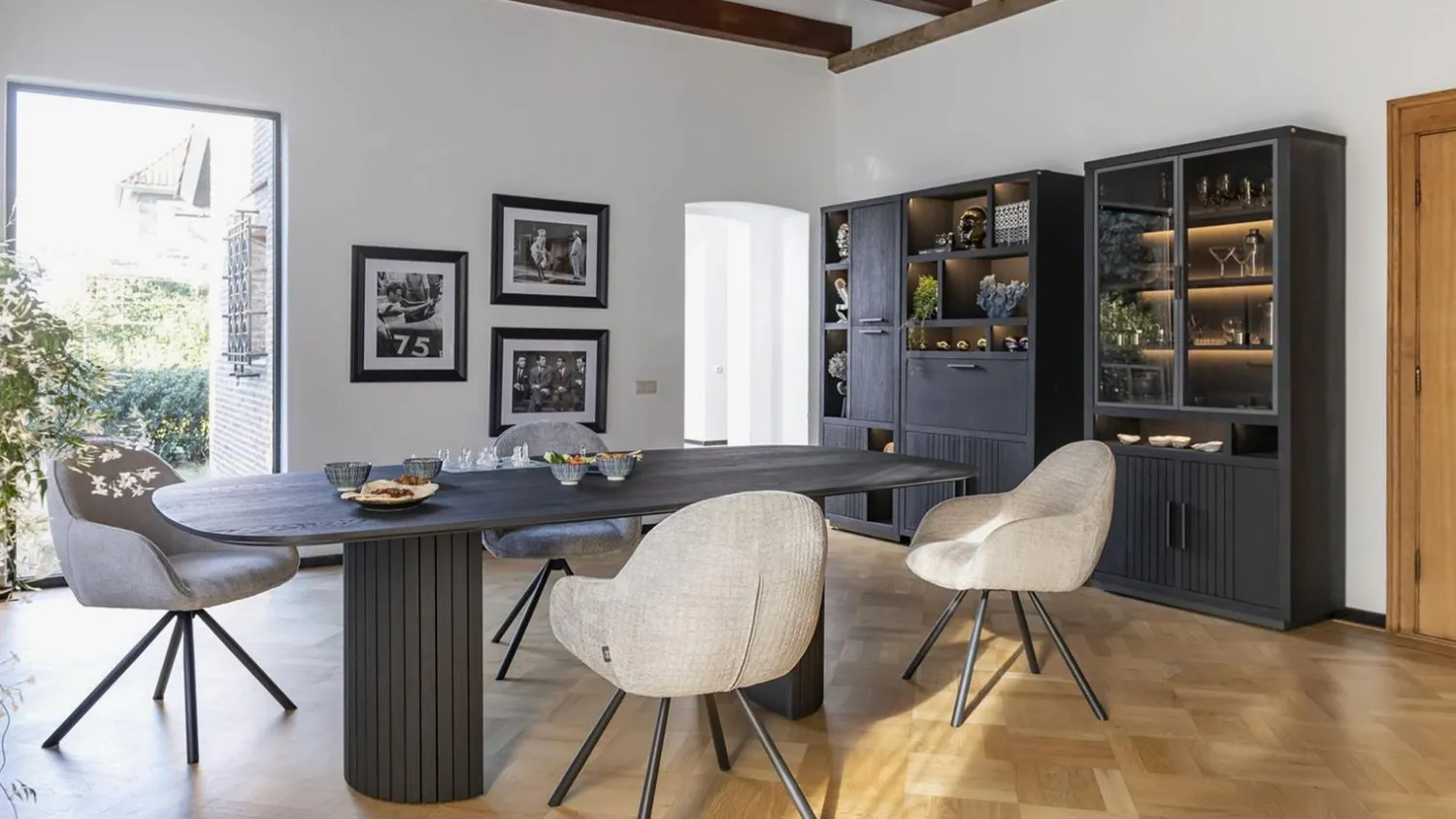 Houten Eettafels-Henders en Hazel Pavie Eettafel Castle Black