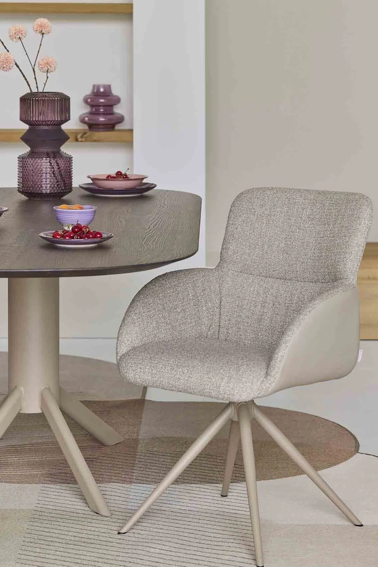 Eetkamerstoelen Met Armleuning-Bert Plantagie Ruby Eetkamerstoel Groen