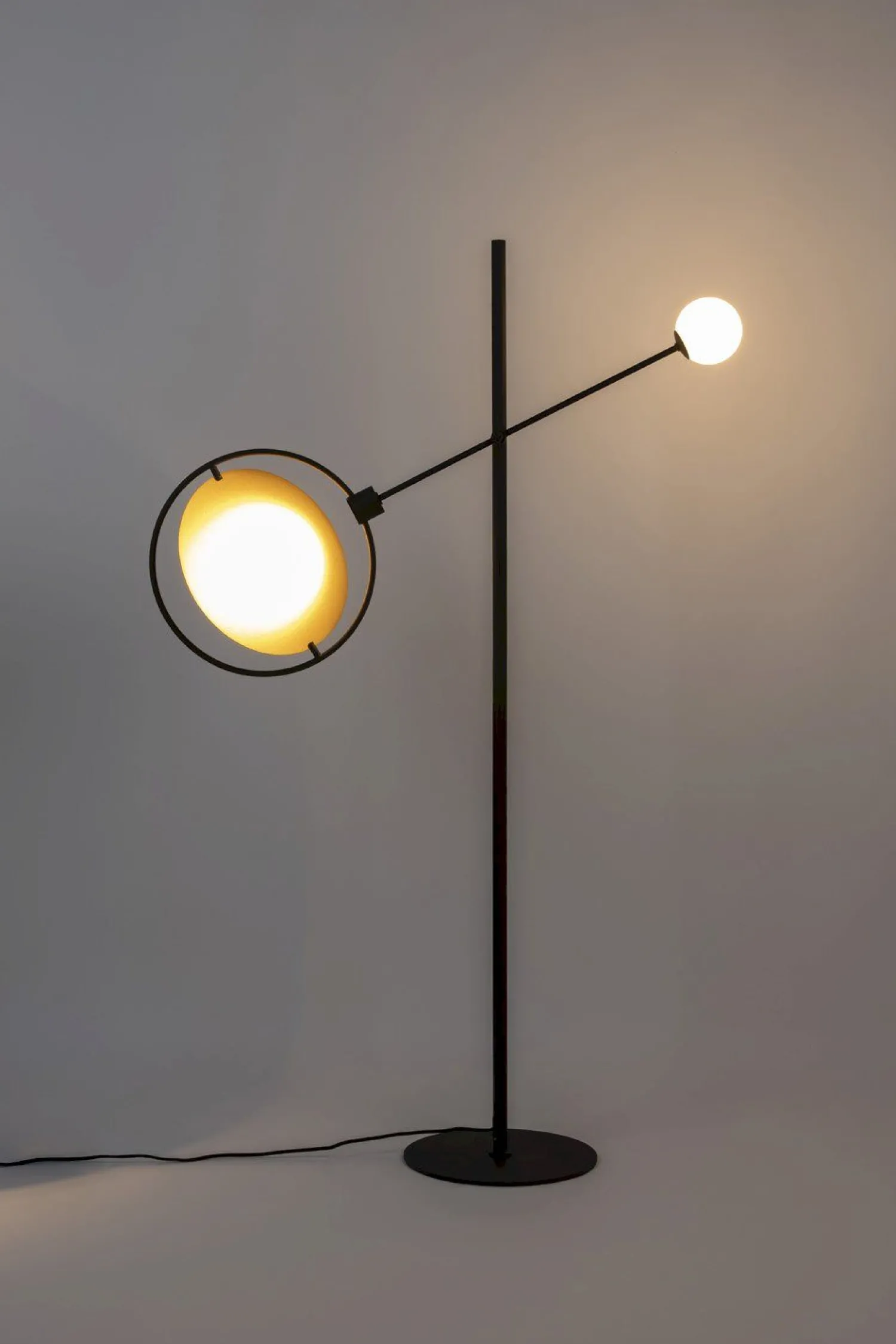 Design Vloerlampen|Vloerlampen-Zuiver Sirius Vloerlamp Zwart, Goud