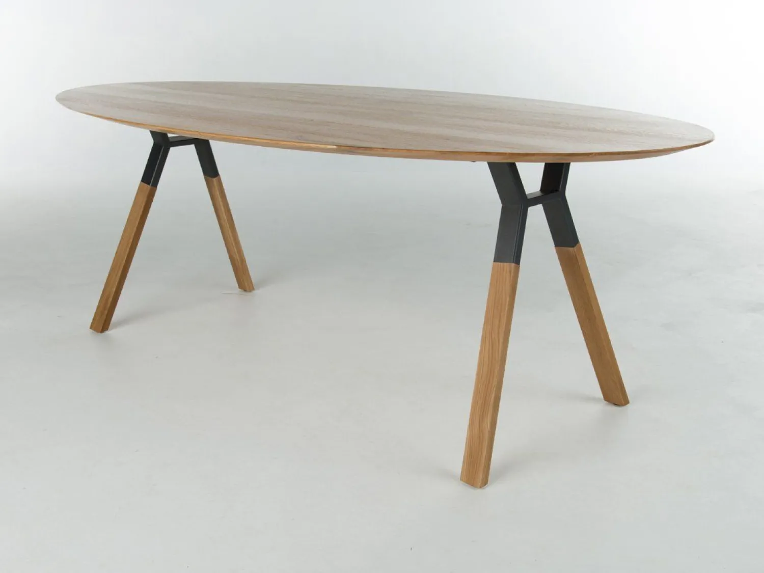 Houten Eettafels|Ovale Eettafels-Bert Plantagie Table Talk Eettafel White Wash