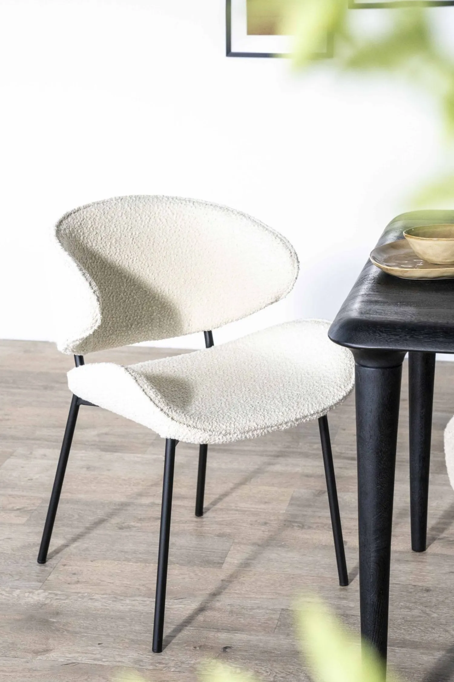 Eetkamerstoelen Met Armleuning-Eleonora Tess Eetkamerstoel Beige
