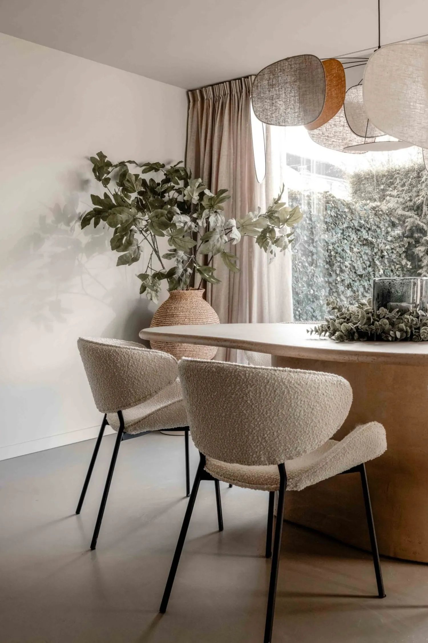 Eetkamerstoelen Met Armleuning-Eleonora Tess Eetkamerstoel Beige