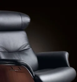 Leren Fauteuils|Draaifauteuils-Eijerkamp Collectie Time Out Hoog Relaxfauteuil + Hocker Black