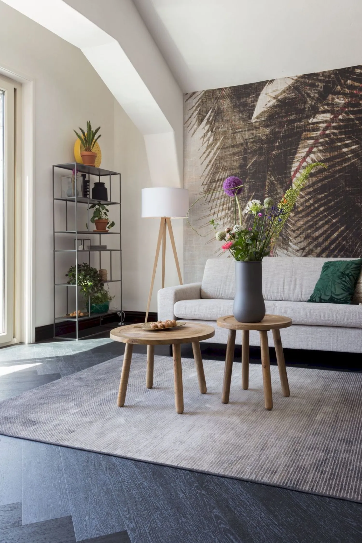 Houten Vloerlampen|Vloerlampen-Zuiver Tripod Wood Vloerlamp White