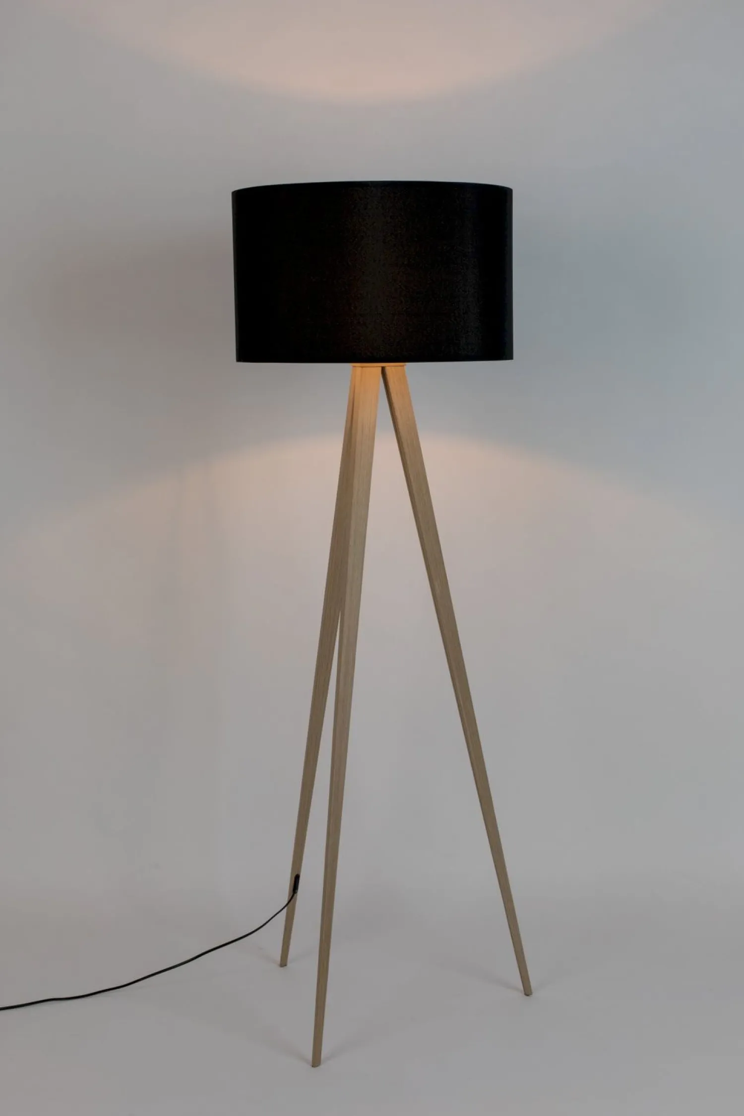 Houten Vloerlampen|Vloerlampen-Zuiver Tripod Wood Vloerlamp Black