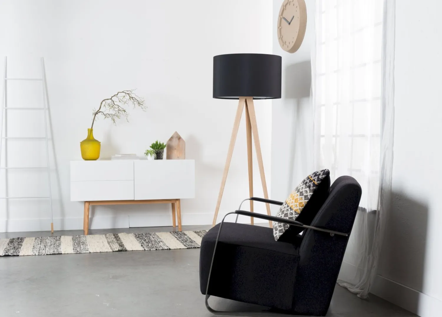 Houten Vloerlampen|Vloerlampen-Zuiver Tripod Wood Vloerlamp Black