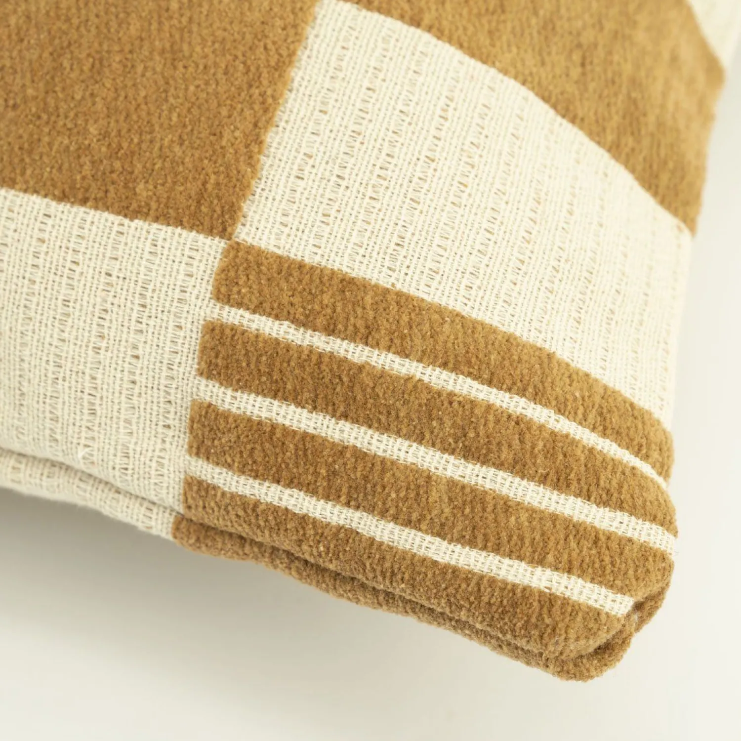 Sierkussens & Plaids-By Boo Twist Vierkant Kussen Mustard