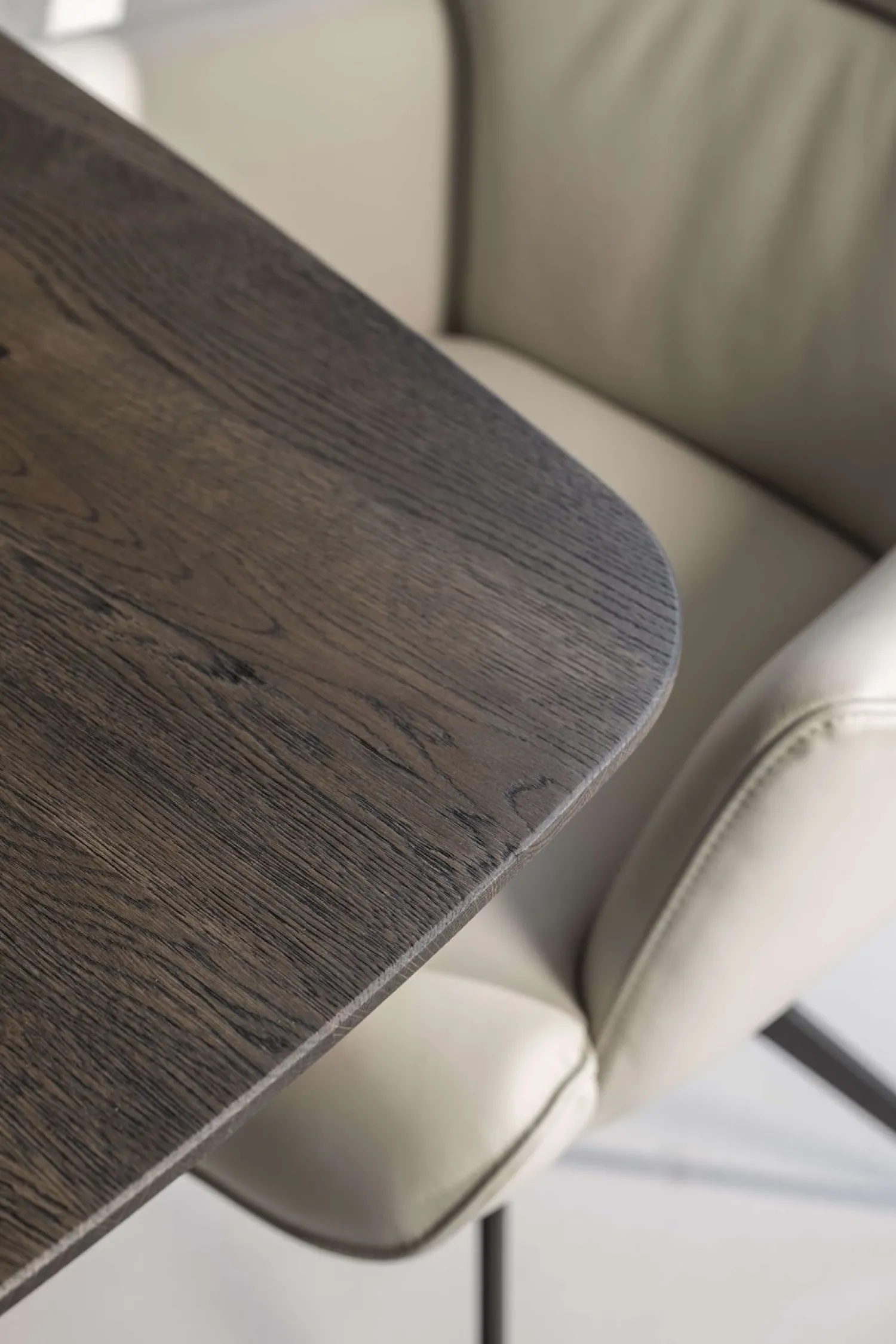 Houten Eettafels-Montèl Ultimo Eettafel Deer Brown