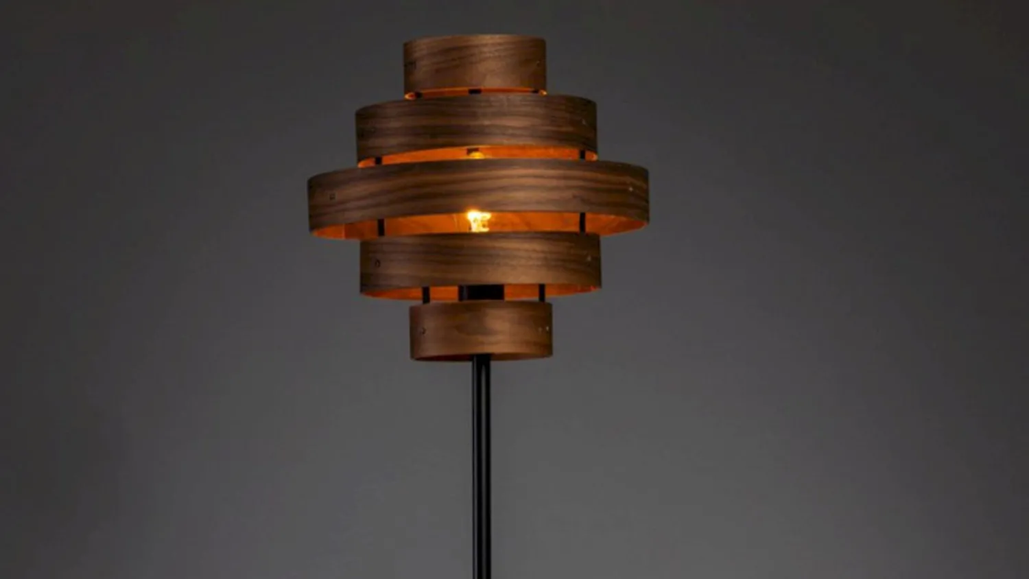 Houten Vloerlampen|Vloerlampen-Eijerkamp Collectie Walnut Vloerlamp Bruin
